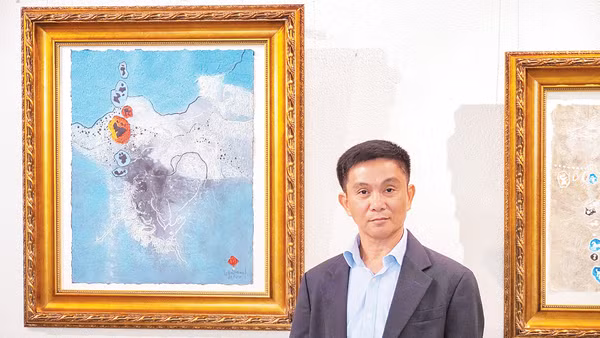 Nhà sưu tập Trần Thắng. (Ảnh Hoài Phương)
