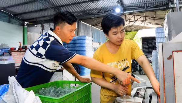 Cơ sở của anh Thái Phong Vũ tạo việc làm ổn định cho nhiều lao động tại địa phương. Ảnh: Nguyên Thảo