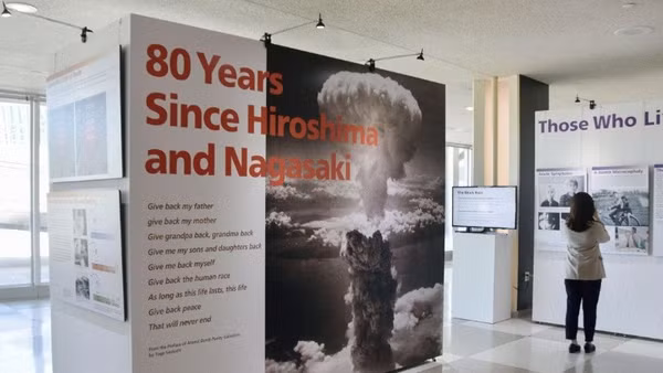Triển lãm đặc biệt về hậu quả của các vụ ném bom nguyên tử xuống Hiroshima và Nagasaki (Nhật Bản) năm 1945, tại trụ sở Liên hợp quốc.