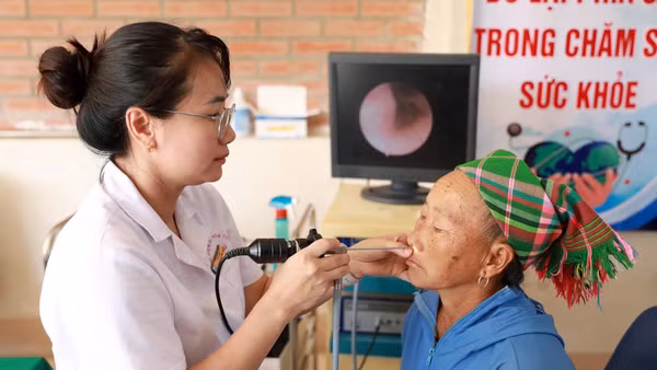 Khám sức khỏe cho người dân tại Bệnh viện Đa khoa tỉnh Tuyên Quang.