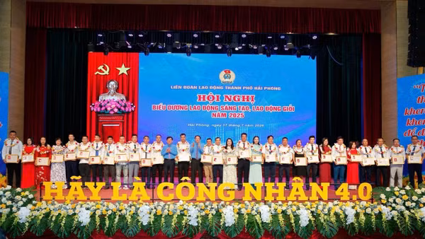 Liên đoàn Lao động thành phố đã biểu dương, khen thưởng nhiều tập thể, cá nhân tiêu biểu có thành tích xuất sắc trong phong trào thi đua Lao động giỏi.