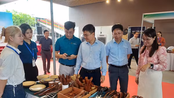 Gian hàng triển lãm, trưng bày và giới thiệu các sản phẩm.