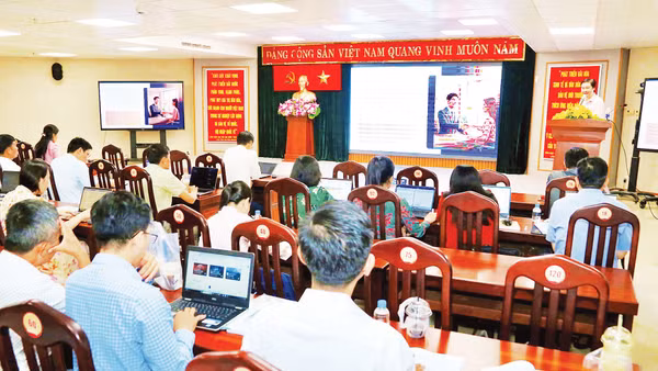 Cán bộ, công chức tham gia chương trình tập huấn, bồi dưỡng về trí tuệ nhân tạo cơ bản năm 2026.