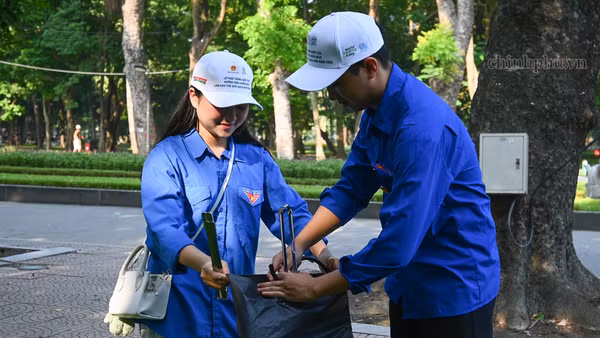 Cần chuyển mạnh từ tư duy "xử lý chất thải" sang "quản lý tài nguyên từ chất thải" - Ảnh: Chinhphu.vn