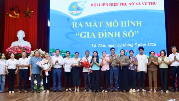 Ra mắt mô hình "Gia đình số" tại xã Vũ Thư, tỉnh Hưng Yên.