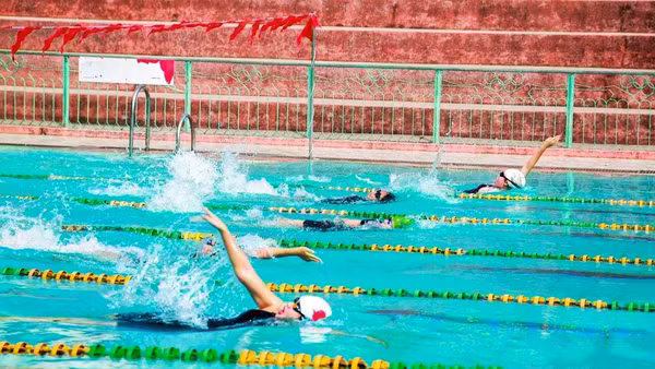Thi đấu môn bơi tại Đại hội TDTT tỉnh lần thứ X. Ảnh: Báo Thanh Hóa