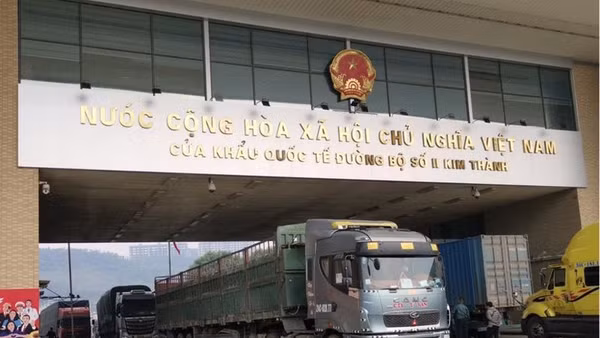 Xây dựng cửa khẩu thông minh tại lối thông quan cầu đường bộ Kim Thành. 