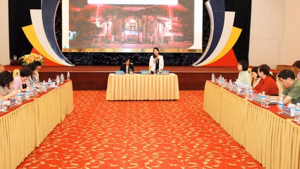 Buổi hội thảo tham vấn quy trình tiếp nhận, xử lý và hỗ trợ các vụ việc khẩn cấp trên ứng dụng S-APP. Ảnh: UN Women Việt Nam