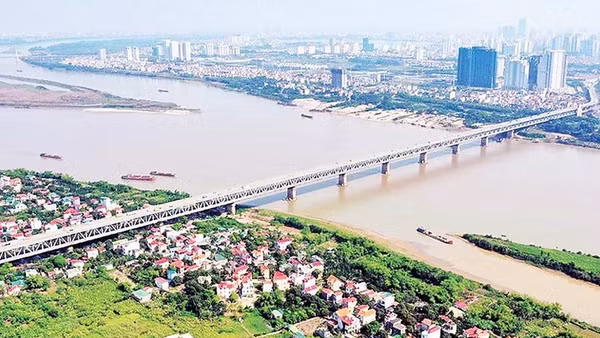 Sông Hồng là cực tăng trưởng mang ý nghĩa đặc biệt của Thủ đô (Ảnh HẢI LINH)