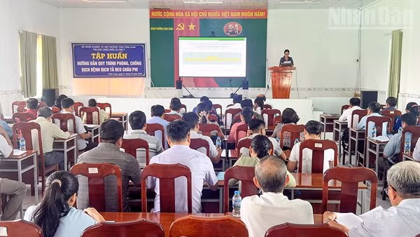 Quang cảnh lớp tập huấn. (Ảnh: BÁ DŨNG)