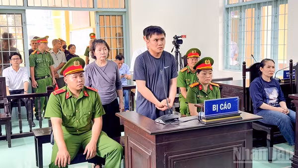 Bị cáo Trung tại tòa. (Ảnh: BÁ DŨNG)