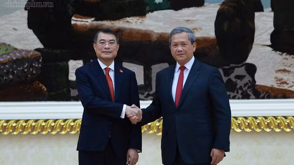 Thủ tướng Chính phủ Lê Minh Hưng và Thủ tướng Campuchia Hun Manet. (Ảnh: chinhphu.vn/Nhật Bắc)