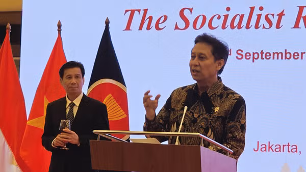 Bộ trưởng Y tế Indonesia Budi Gunadi Sadikin chúc mừng Chính phủ và nhân dân Việt Nam nhân dịp kỷ niệm 81 năm Quốc khánh. Ảnh: TTXVN.