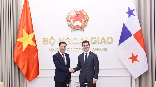 Sáng 28/7/2026, tại Hà Nội, Thứ trưởng Ngoại giao Đặng Hoàng Giang và Thứ trưởng Ngoại giao Panama Carlos A. Hoyos đồng chủ trì Phiên Tham vấn chính trị lần thứ hai Việt Nam - Panama. Ảnh tư liệu: TTXVN