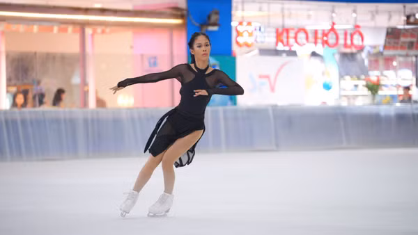 Vận động viên Lê Bùi Thanh Hằng giành HCB nội dung Solo Ice Dance. (Ảnh: SFV)