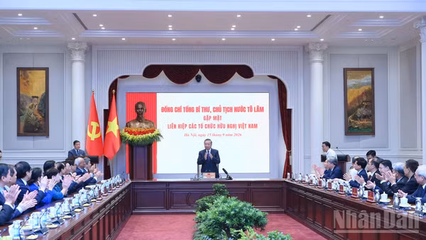 Tổng Bí thư, Chủ tịch nước Tô Lâm chủ trì gặp mặt đại diện Ban Chấp hành Liên hiệp các tổ chức hữu nghị Việt Nam khóa VII. (Ảnh: ĐĂNG KHOA)