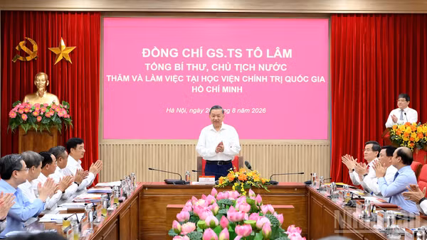 Tổng Bí thư, Chủ tịch nước Tô Lâm làm việc với lãnh đạo chủ chốt của Học viện Chính trị Quốc gia Hồ Chí Minh. (Ảnh: ĐĂNG KHOA)