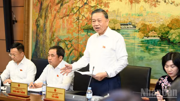 Tổng Bí thư, Chủ tịch nước Tô Lâm phát biểu trong phiên thảo luận tổ sáng 17/10. (Ảnh: DUY LINH)