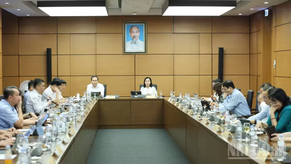 Quang cảnh một phiên thảo luận tổ tại Kỳ họp thứ 2, Quốc hội khóa XVI. (Ảnh: DUY LINH)