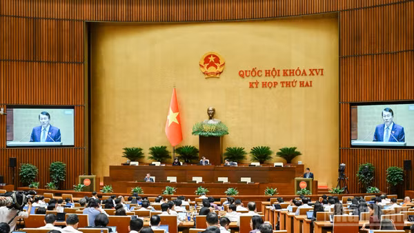 Quang cảnh phiên họp toàn thể ở hội trường tại Kỳ họp thứ 2, Quốc hội khóa XVI. (Ảnh: DUY LINH)
