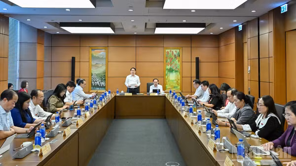 Quốc hội thảo luận tại tổ chiều 23/10. (Ảnh: THỦY NGUYÊN)