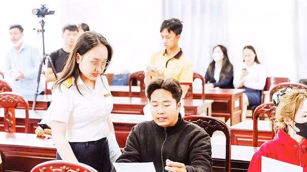 Với mục tiêu nâng mức độ hài lòng của người nộp thuế đạt tối thiểu 93% trong năm 2026, Thuế TP Cần Thơ đã đẩy mạnh sự tương tác chặt chẽ giữa cơ quan thuế với người dân trên địa bàn.