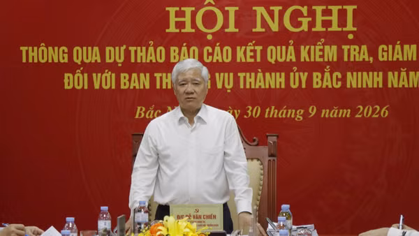 Đồng chí Đỗ Văn Chiến, Ủy viên Bộ Chính trị, Phó Chủ tịch Thường trực Quốc hội phát biểu chỉ đạo hội nghị. (Ảnh: AT)