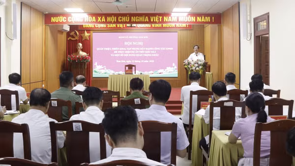 Đảng ủy phường Tam Sơn tổ chức họp quán triệt, triển khai đẩy mạnh công tác giải phóng mặt bằng Dự án Khu đô thị trọng điểm trên địa bàn. (Ảnh: A.T)