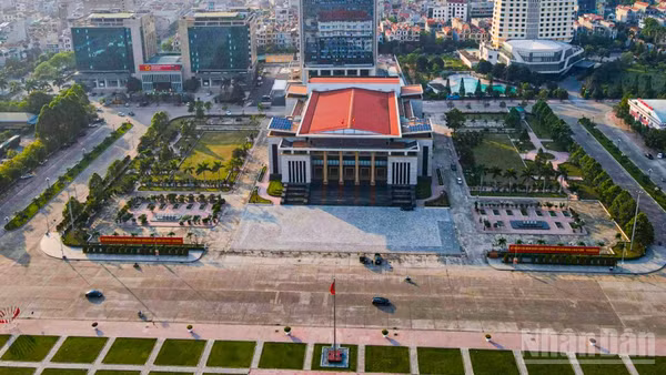 Điểm cầu cấp tỉnh của Bắc Ninh được đặt tại Quảng trường 3/2, phường Bắc Giang. (Ảnh: A.T)