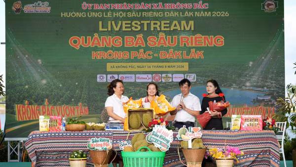 Phiên livestream quảng bá và bán sầu riêng của Ủy ban nhân dân xã Krông Pắc. (Ảnh: CTV)