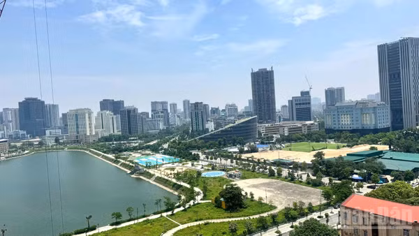 Một góc đô thị phía tây Hà Nội. (Ảnh: HNV)