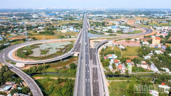 Cao tốc Bến Lức-Long Thành đã hoàn thành 99% tiến độ thi công trong tháng 9/2026 này. (Ảnh: Thiên Vương)