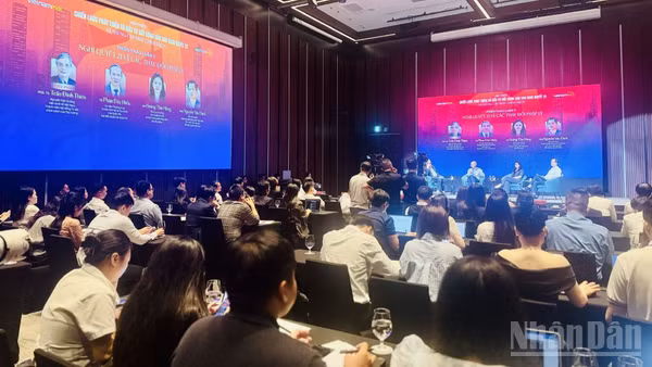 Hội thảo “Chiến lược phát triển và đầu tư bất động sản sau Nghị quyết 21 và những cập nhật chính sách” thu hút đông đảo đại biểu tham dự. (Ảnh: HNV)