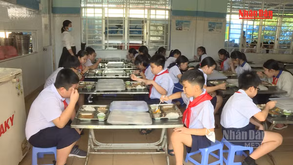[Video] Cần chuẩn hóa bữa ăn học đường để bảo đảm sức khỏe học sinh