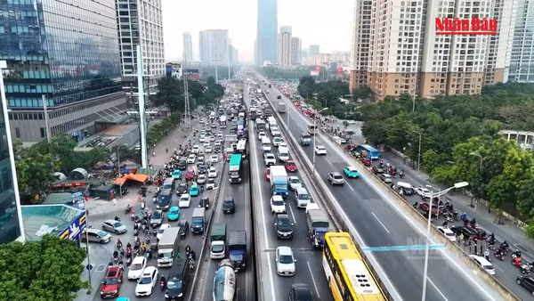 [Video] Hà Nội yêu cầu rà soát, giảm giá cước vận tải khi giá nhiên liệu giảm