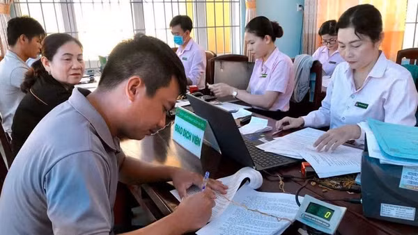 Mạng lưới điểm giao dịch chính sách thưc hiện cho vay vốn ưu đãi đa dạng, nhanh chóng, tạo thuận lợi giúp nhân dân phát triển sản xuất, kinh doanh.
