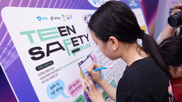 Việc dạy trẻ an toàn trên mạng là yêu cầu cấp thiết, nhưng rõ ràng mạng lưới bảo vệ trẻ cũng cần được nâng cấp liên tục để thích ứng với bối cảnh.