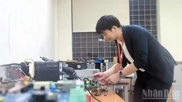Cần sự hỗ trợ tích cực cho sinh viên để ứng dụng AI hiệu quả. (Ảnh: CTV)