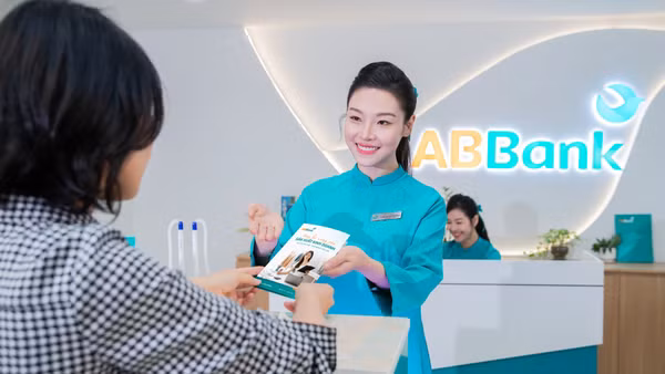 ABBank tập trung phát triển ngân hàng bán lẻ, lấy khách hàng làm trọng tâm và nâng cao trải nghiệm tại mỗi điểm chạm. (Ảnh: ĐINH HƯƠNG)