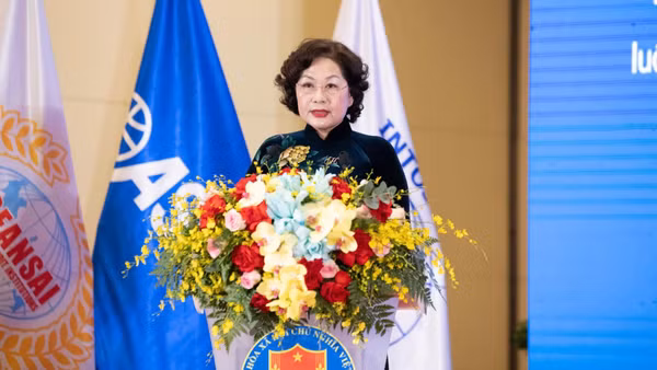 Phó Chủ tịch Quốc hội Nguyễn Thị Hồng phát biểu chào mừng Hội thảo. (Ảnh: N.Ý)