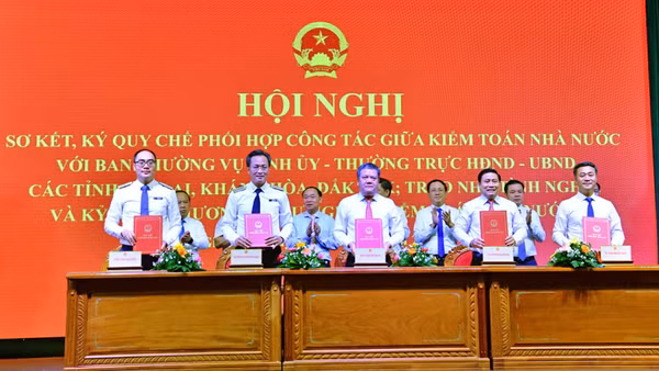 Kiểm toán nhà nước ký Quy chế phối hợp công tác với Thường trực Hội đồng nhân dân, Ủy ban nhân dân tỉnh Khánh Hòa. (Ảnh: P.LOAN)