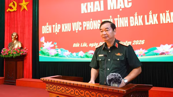Trung tướng Trương Mạnh Dũng, Phó Tổng Tham mưu trưởng phát biểu chỉ đạo. (Ảnh: CTV)