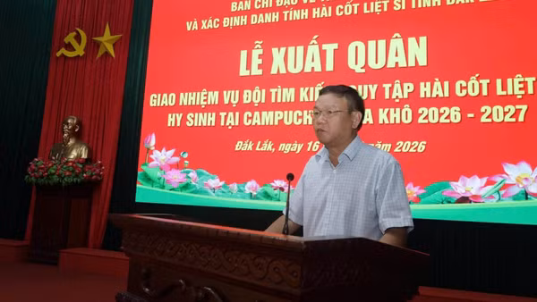 Phó Chủ tịch Ủy ban nhân dân tỉnh Đắk Lắk Đào Mỹ, Trưởng Ban Chỉ đạo 515 tỉnh phát biểu tại buổi lễ. (Ảnh: QUỐC KHÁNH)
