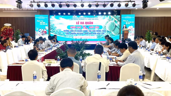 Quang cảnh buổi lễ. (Ảnh: CÔNG LÝ)