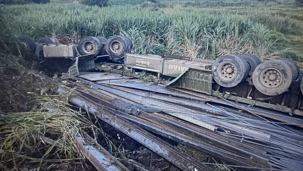Hiện trường vụ tai nạn. (Ảnh: CỘNG TÁC VIÊN)