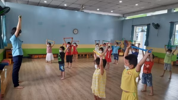 Các trẻ Trường mầm non Tuổi thơ 7, phường Xuân Hòa, Thành phố Hồ Chí Minh trong giờ học tập (Ảnh: CAO TÂN)