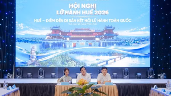 Đại diện lãnh đạo Sở Văn hóa, Thể thao và Du lịch cùng đơn vị chủ trì trao trao đổi, thảo luận tại hội nghị. (Ảnh: Lê Hoàng)