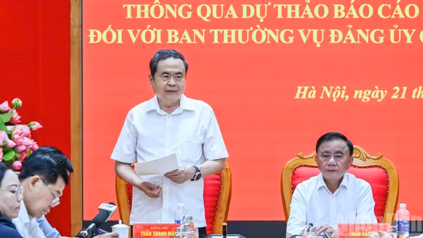 Chủ tịch Quốc hội Trần Thanh Mẫn, Trưởng đoàn Kiểm tra, giám sát số 220, phát biểu mở đầu hội nghị. (Ảnh: DUY LINH)
