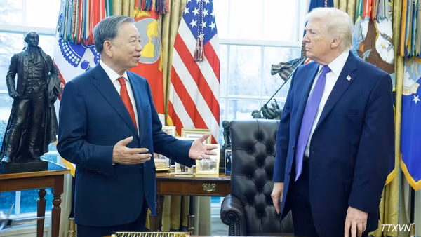 Tổng Bí thư, Chủ tịch nước Tô Lâm gặp Tổng thống Hoa Kỳ Donald Trump nhân chuyến tham dự cuộc họp khai mạc Hội đồng Hòa bình về Gaza tại Hoa Kỳ, sáng 20/2/2026 (giờ địa phương). (Ảnh: Thống Nhất/TTXVN)