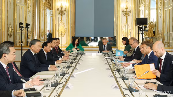 Tổng Bí thư, Chủ tịch nước Tô Lâm và Tổng thống Pháp Emmanuel Macron hội đàm. (Ảnh: Thống Nhất/TTXVN)